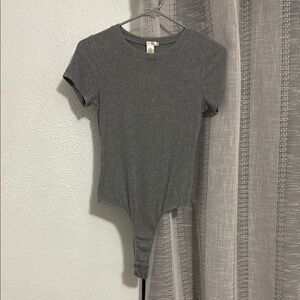 Fitted Gray Short Sleeve Ribbed Bodysuit